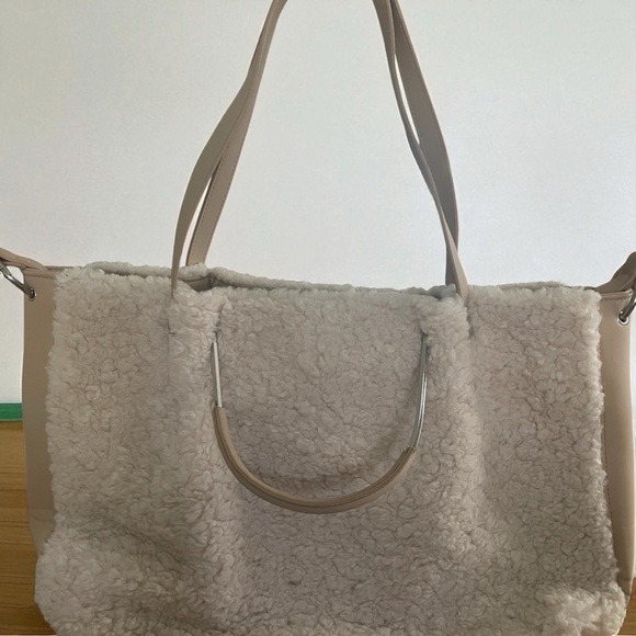 House of Harlow 1960 Sherpa Leather Weekender Bag - Picture 3 of 5